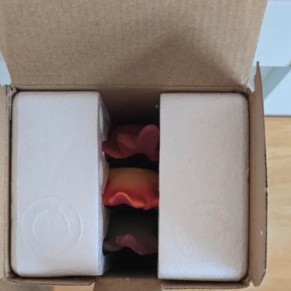 PartyLite Leaf Trinket Dishes in Red, Orange & Green - Picture 10 of 10